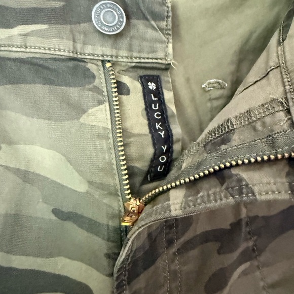 LUCKY BRAND Camo Cargo Pants - Picture 6 of 7